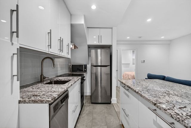 12 Melrose St 1, Boston, MA 02116