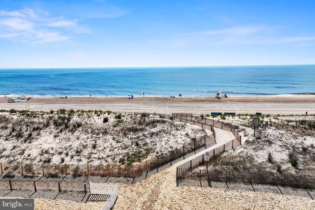 Image 12 of property listing at 13 44TH ST #402, Ocean City, MD 21842