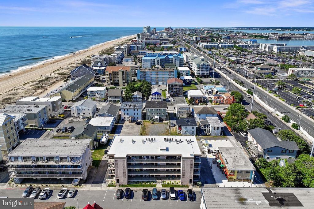 Image 15 of property listing at 13 44TH ST #402, Ocean City, MD 21842