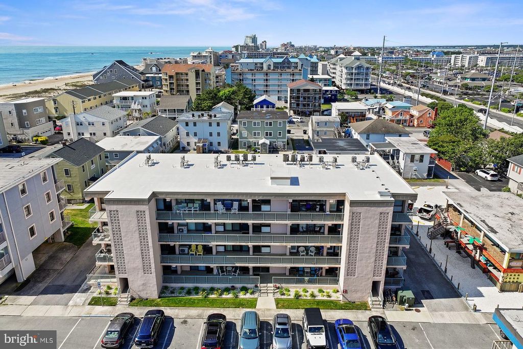 Image 16 of property listing at 13 44TH ST #402, Ocean City, MD 21842