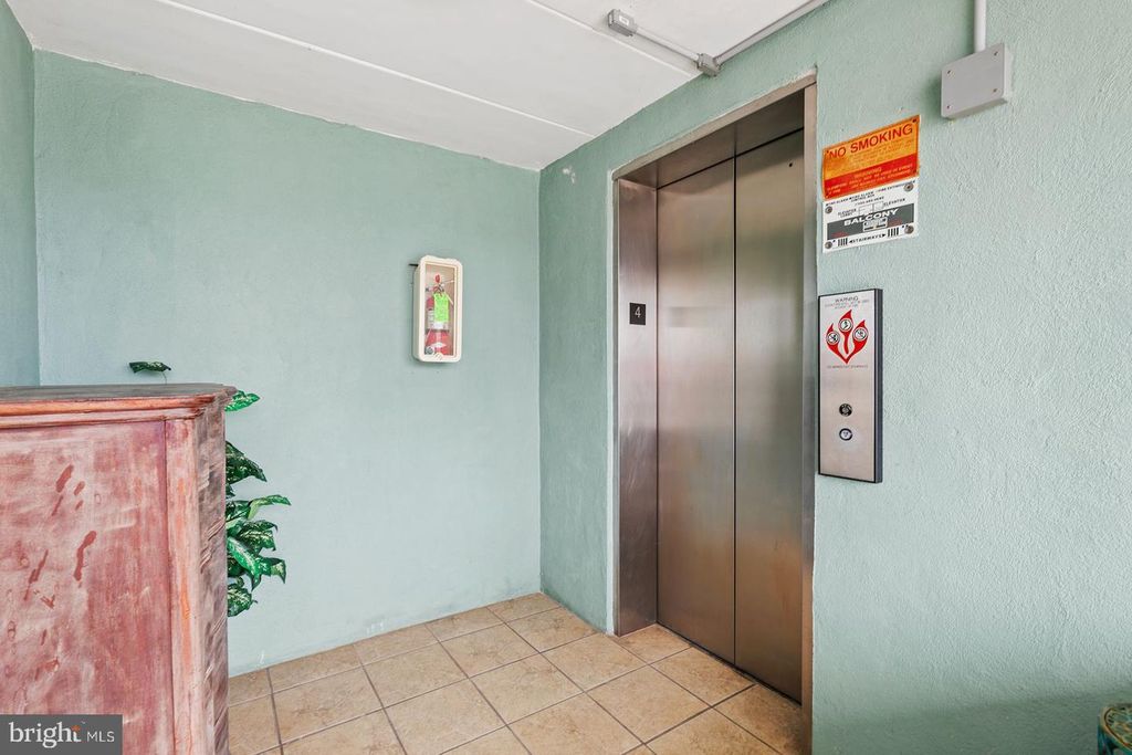 Image 17 of property listing at 13 44TH ST #402, Ocean City, MD 21842