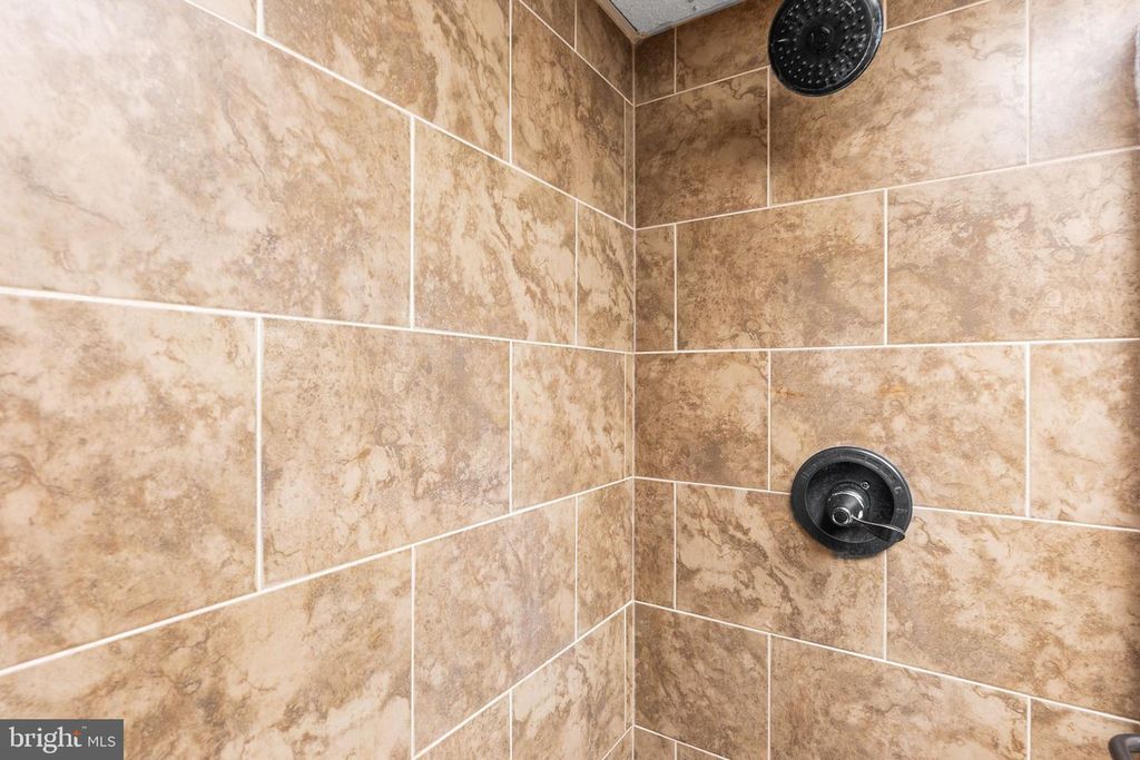 Image 39 of property listing at 13 44TH ST #402, Ocean City, MD 21842