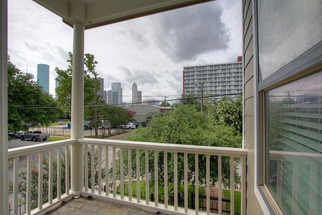 2104 State Street, Houston, TX 77007