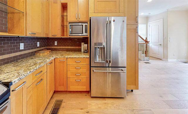 2104 State Street, Houston, TX 77007