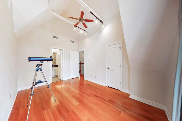 2104 State Street, Houston, TX 77007