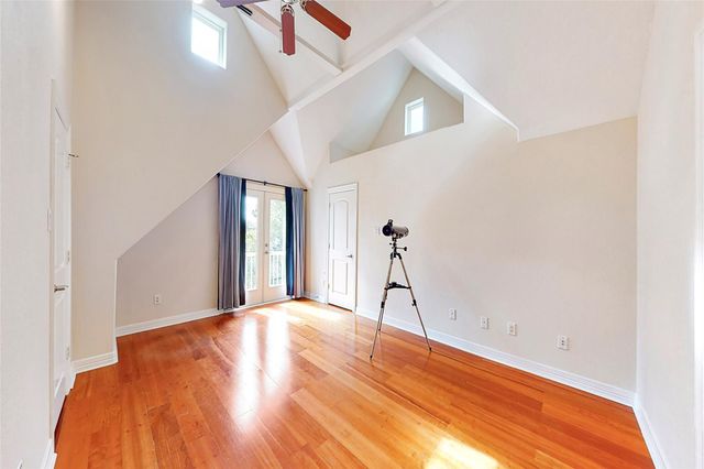 2104 State Street, Houston, TX 77007