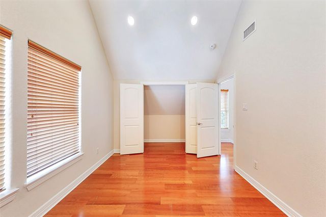 2104 State Street, Houston, TX 77007