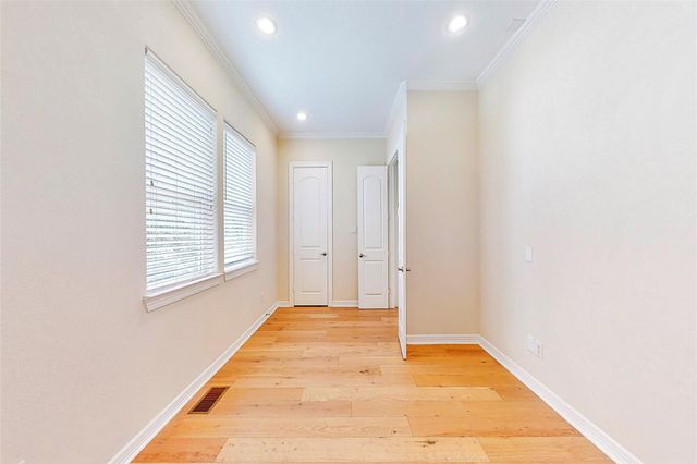 2104 State Street, Houston, TX 77007