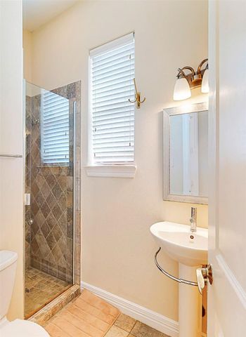 2104 State Street, Houston, TX 77007