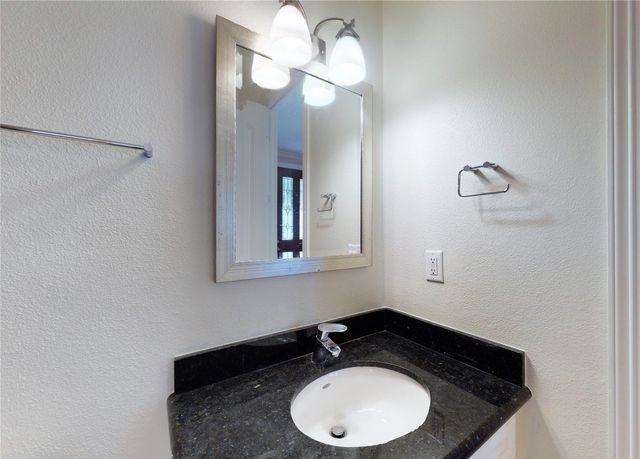 2104 State Street, Houston, TX 77007