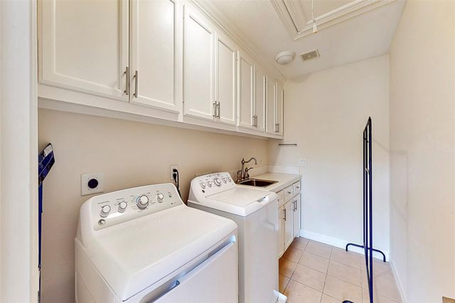 2104 State Street, Houston, TX 77007
