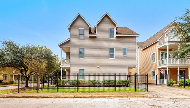2104 State Street, Houston, TX 77007