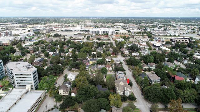 2104 State Street, Houston, TX 77007