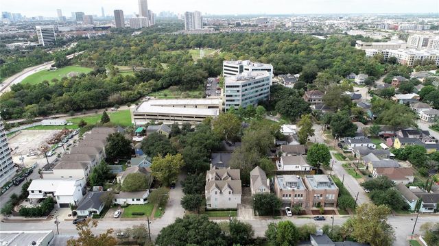 2104 State Street, Houston, TX 77007