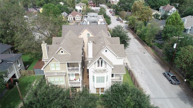 2104 State Street, Houston, TX 77007