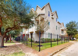 2104 State Street, Houston, TX 77007