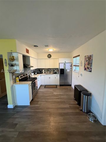 130 NE 123rd St, North Miami, FL 33161
