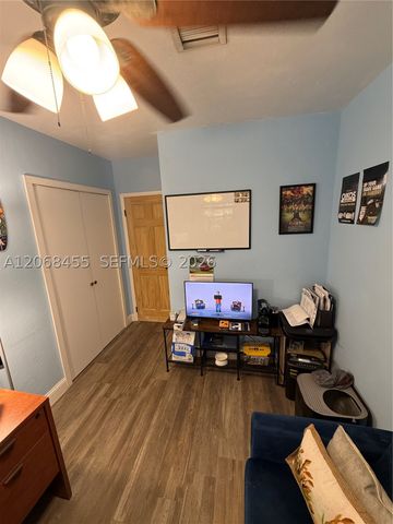 130 NE 123rd St, North Miami, FL 33161