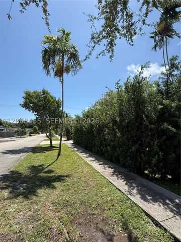 130 NE 123rd St, North Miami, FL 33161