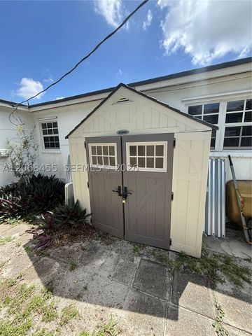 130 NE 123rd St, North Miami, FL 33161