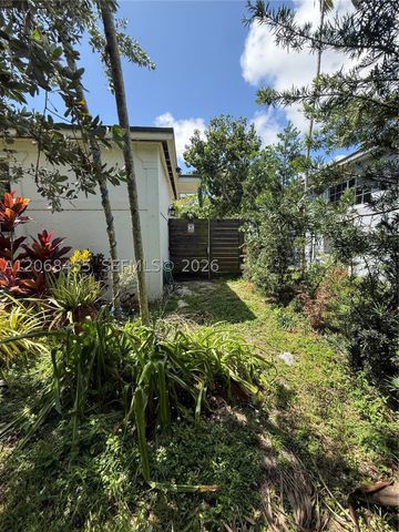 130 NE 123rd St, North Miami, FL 33161