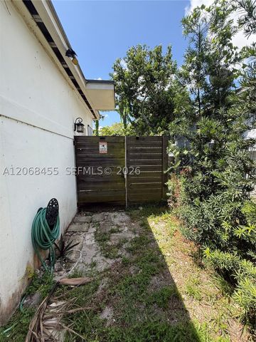 130 NE 123rd St, North Miami, FL 33161