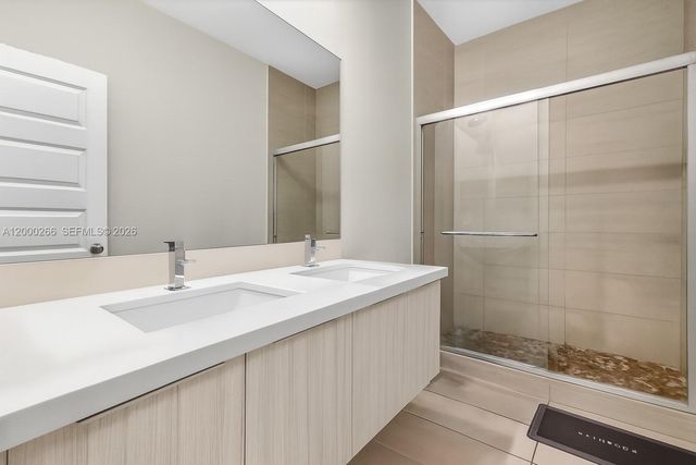 10467 NW 82nd St 11, Doral, FL 33178