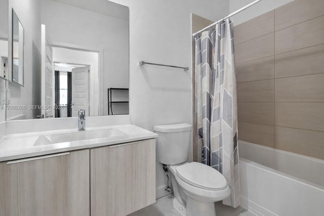 10467 NW 82nd St 11, Doral, FL 33178