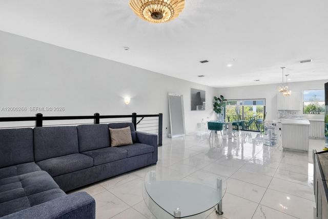 10467 NW 82nd St 11, Doral, FL 33178