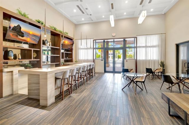 10467 NW 82nd St 11, Doral, FL 33178