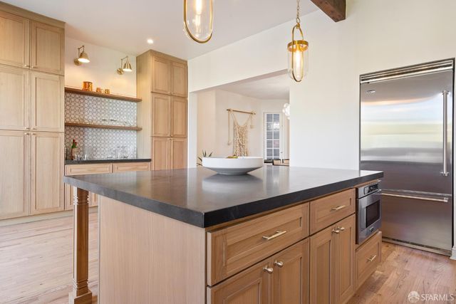 281 Castro Street, San Francisco, CA 94114