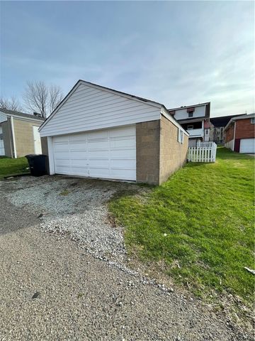 424 N 3rd St, Clairton, PA 15025