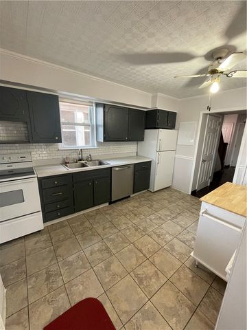 424 N 3rd St, Clairton, PA 15025