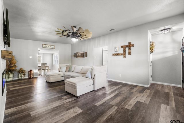 1216 VZ County Road 1211, Canton, TX 75103