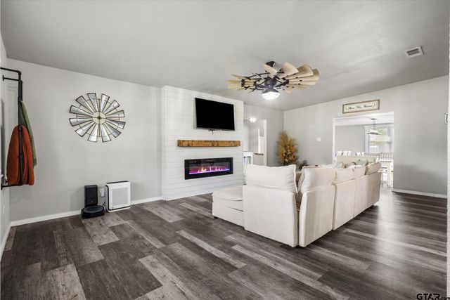 1216 VZ County Road 1211, Canton, TX 75103