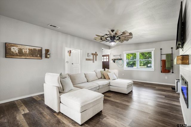1216 VZ County Road 1211, Canton, TX 75103