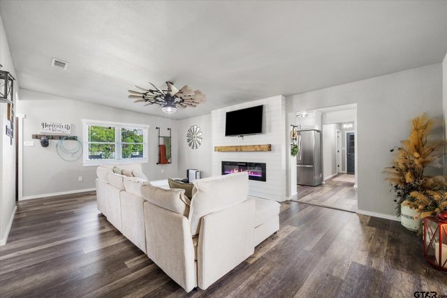 1216 VZ County Road 1211, Canton, TX 75103