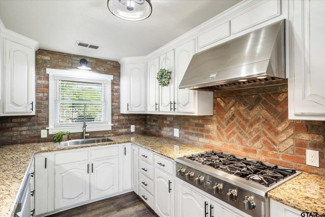 1216 VZ County Road 1211, Canton, TX 75103