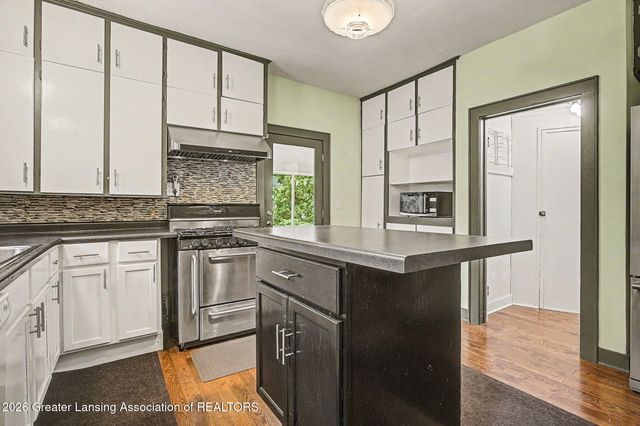 630 Hillcrest Avenue, East Lansing, MI 48823