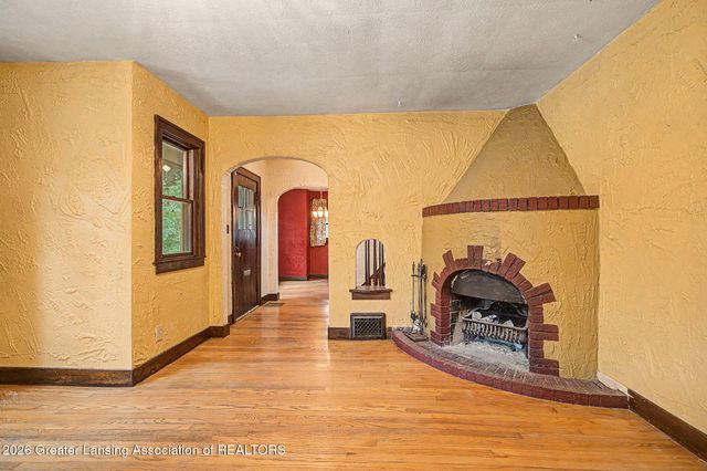 630 Hillcrest Avenue, East Lansing, MI 48823