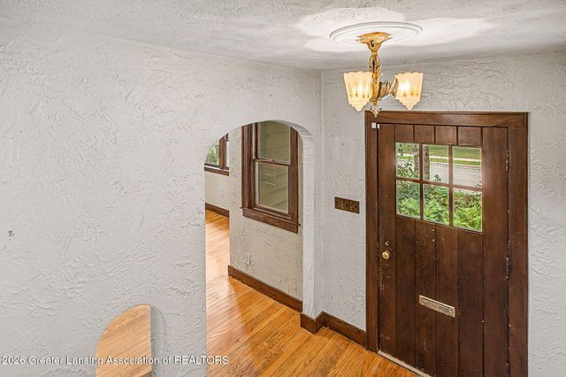 630 Hillcrest Avenue, East Lansing, MI 48823