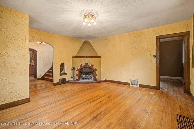 630 Hillcrest Avenue, East Lansing, MI 48823