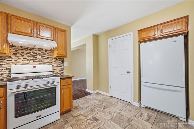 2182 Kyla Court, Montgomery, IL 60538