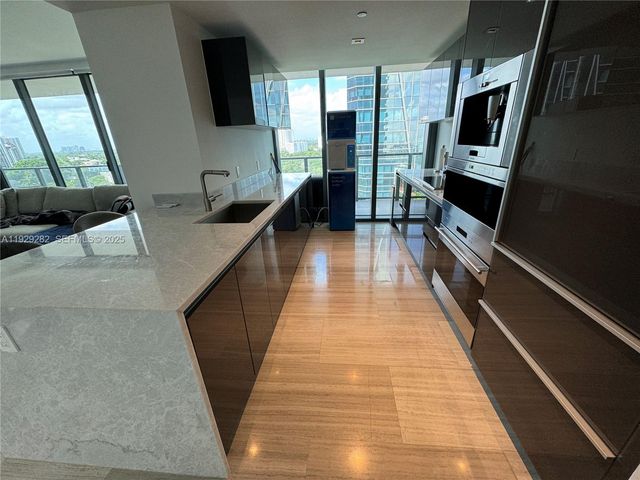 1451 Brickell Ave 1105, Miami, FL 33131