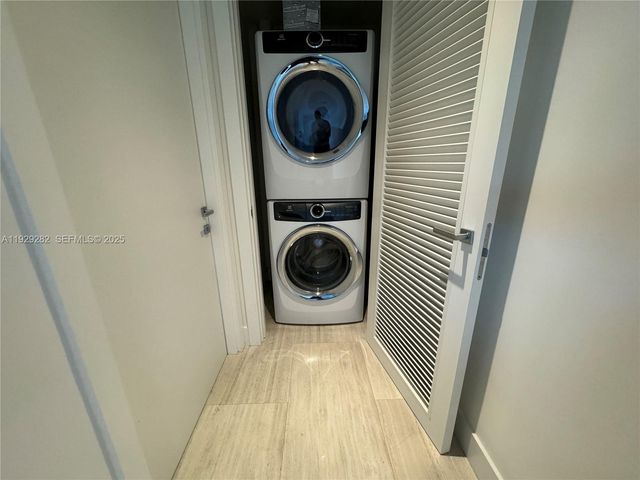 1451 Brickell Ave 1105, Miami, FL 33131