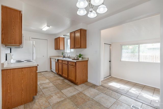 7159 W Bluebird Dr, Boise, ID 83703