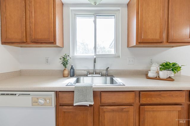 7159 W Bluebird Dr, Boise, ID 83703