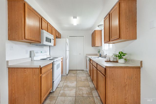 7159 W Bluebird Dr, Boise, ID 83703