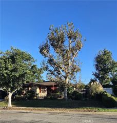 1323 E Bennett Avenue, Glendora, CA 91741
