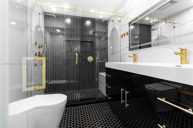 4530 SW 34th Dr, Dania Beach, FL 33312